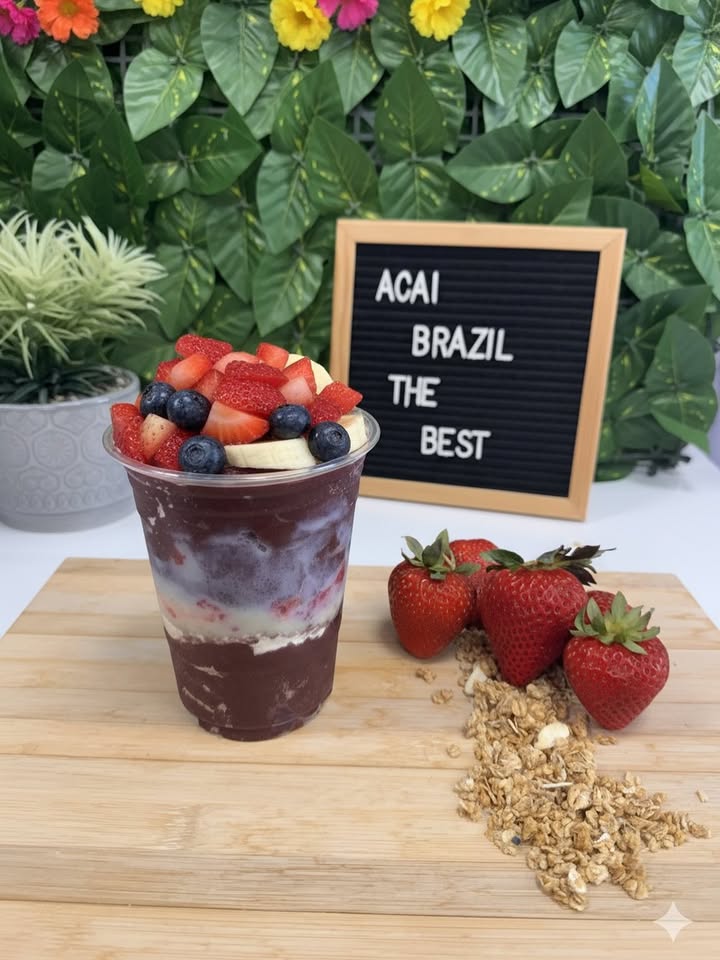 Açaí bowl being prepared